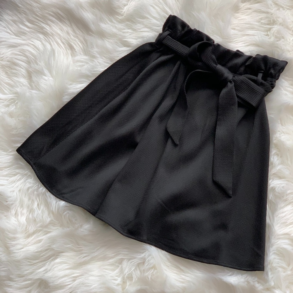 H&M black 16”  Short Skirt size 0